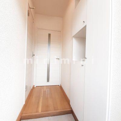 玄関　※写真は別号室のものですので現状優先とさせていただきます