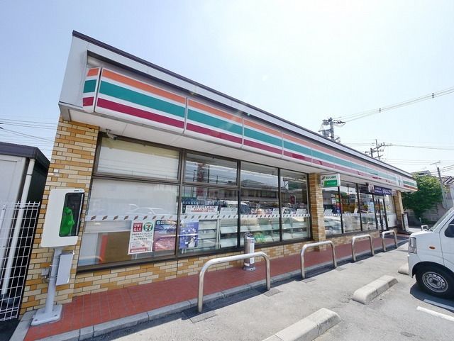 コンビニ　セブンイレブン所沢泉町店（コンビニ）まで628m