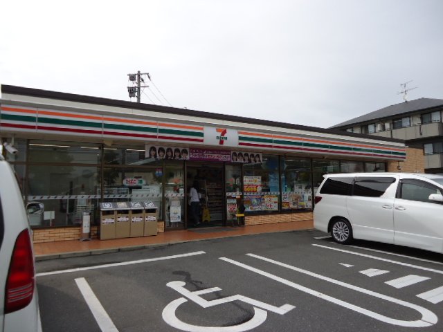 その他　セブンイレブン若松鴨生田店（その他）まで442m