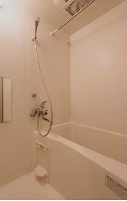 バス・シャワールーム　同タイプ住戸参照