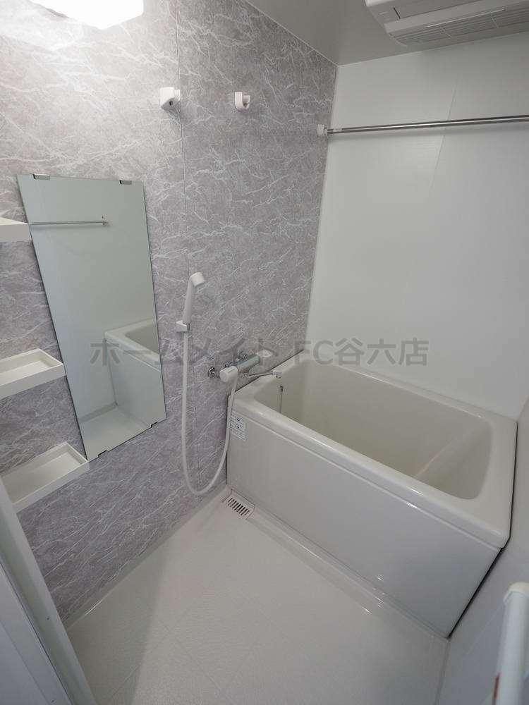 バス・シャワールーム　2017年完成の同シリーズの別マンション