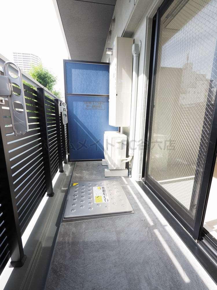 バルコニー　2017年完成の同シリーズの別マンション