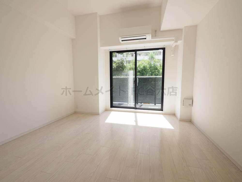 居室・リビング　2017年完成の同シリーズの別マンション