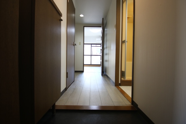 玄関　※別室の参考写真の為、現況優先です。