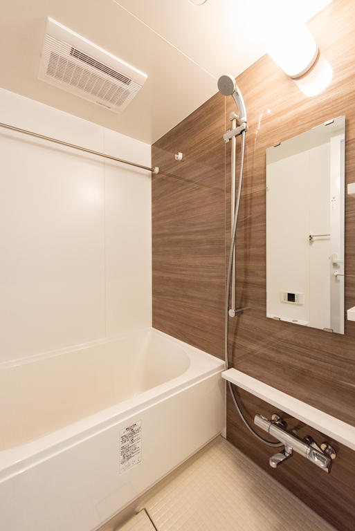 バス・シャワールーム　写真は別室のものです