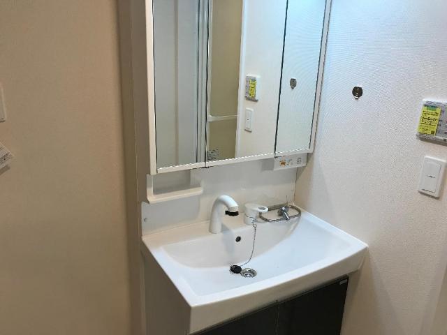 洗面設備　洗髪洗面化粧台