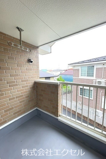 バルコニー　日当たりの良い南向きのベランダです。