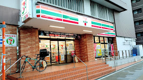 コンビニ　セブンイレブン台東雷門1丁目店（コンビニ）まで81m