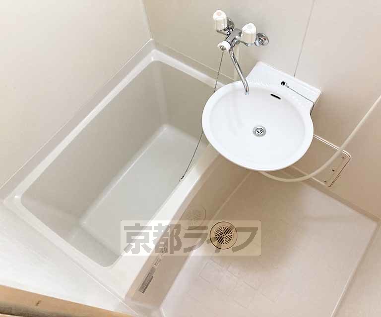 バス・シャワールーム　リラックスできるバスルームです・