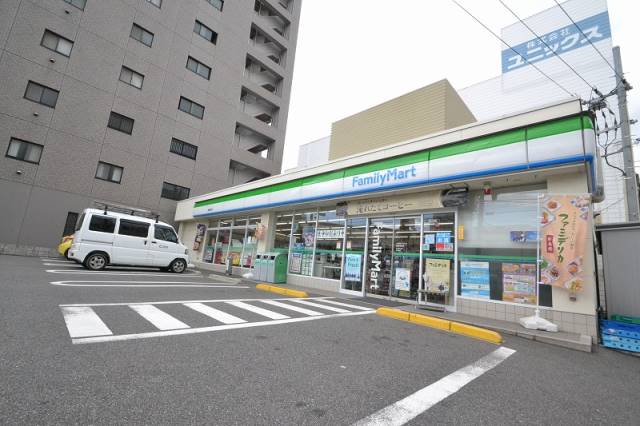 コンビニ　ファミリーマート南観音町店（コンビニ）まで537m