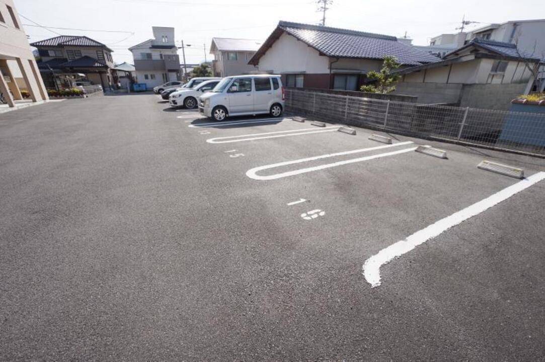 駐車場　駐車場