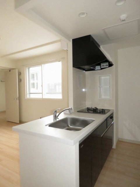 キッチン　人気の対面システムキッチンタイプです！