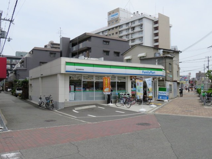 コンビニ　ファミリーマート関目高殿駅西（コンビニ）まで550m