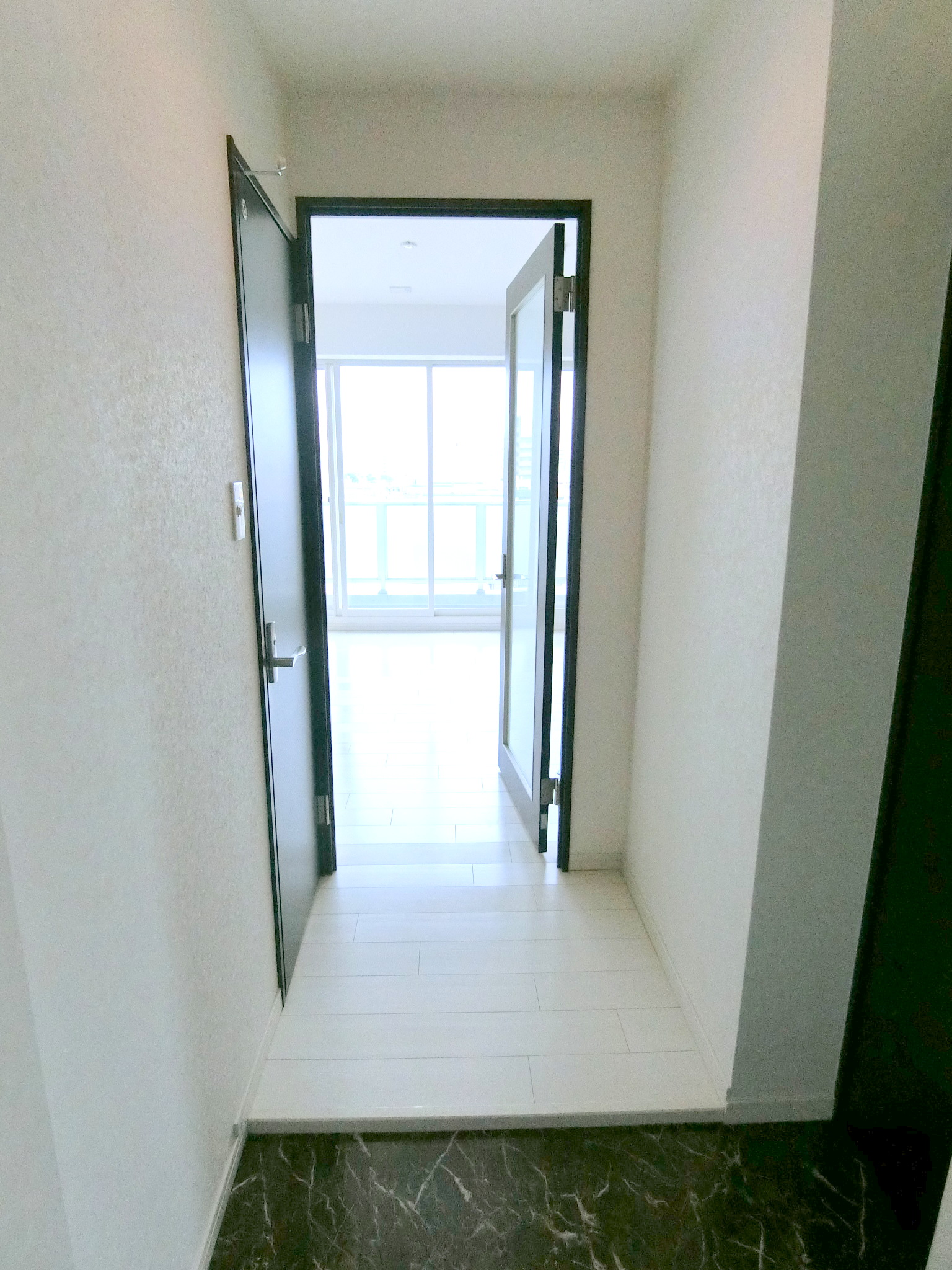 玄関　シューズボックス付きの玄関です☆