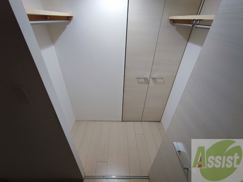 収納　寝室の収納です。部屋がすっきり片付きます。