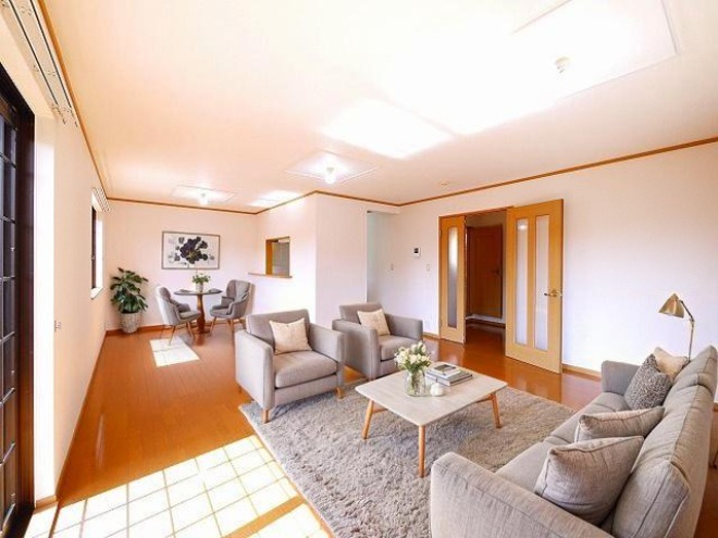 居室・リビング　ゆったり過ごせる居間です