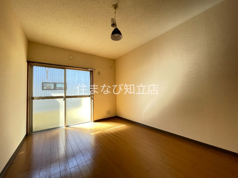 居室・リビング　同型別部屋写真