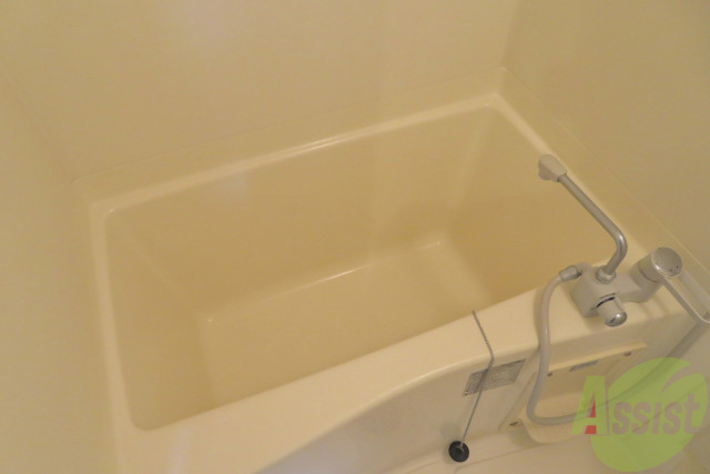 バス・シャワールーム　お風呂はゆったり浸かれる大きさでした。毎日の疲れが取れそう。