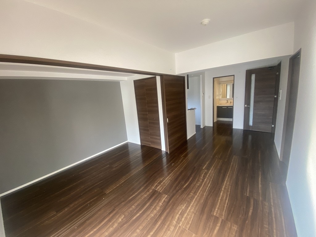 居室・リビング　落ち着いた色合いの室内☆