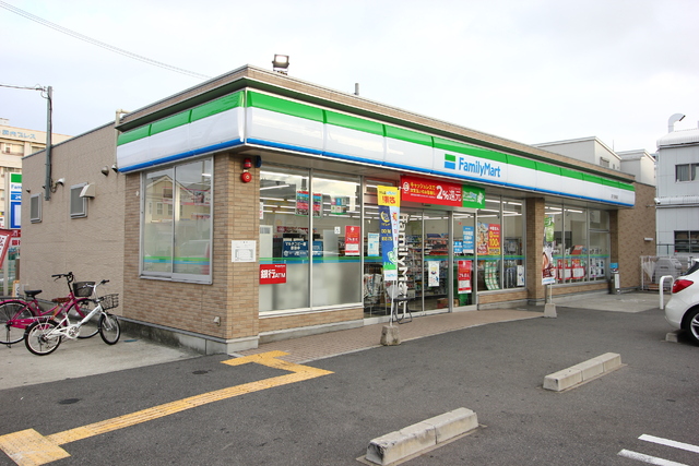 コンビニ　ファミリーマート　淀川加島店（コンビニ）まで20m