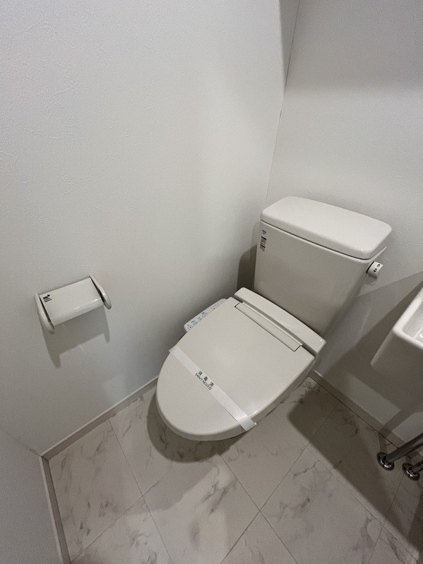 トイレ　嬉しい温水洗浄便座♪