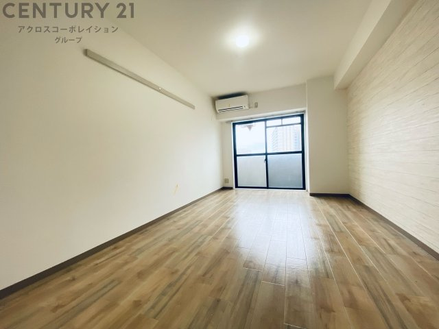 居室・リビング　西向きエアコン付きの8.5帖の洋室です♪