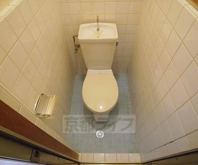 トイレ　窮屈感があまり感じられません