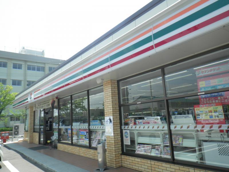 コンビニ　セブンイレブン新潟小新店（コンビニ）まで518m