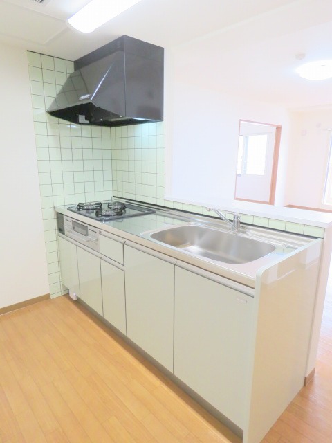 キッチン　人気の対面システムキッチンタイプです！