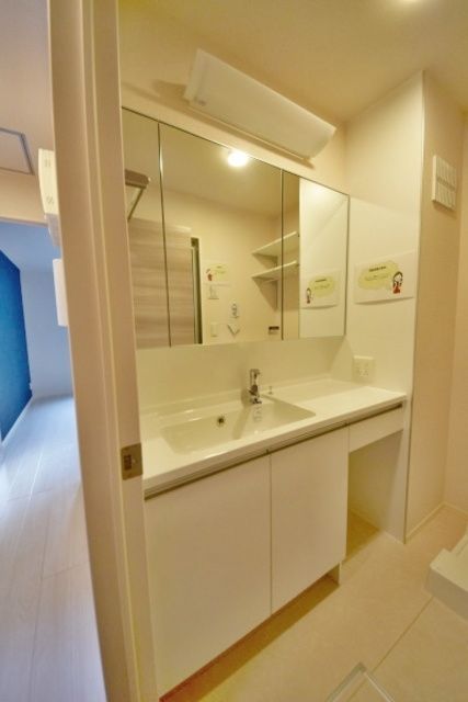 洗面設備　★大きな独立洗面台です★