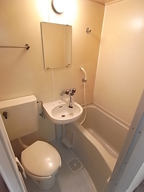 トイレ　バスルーム