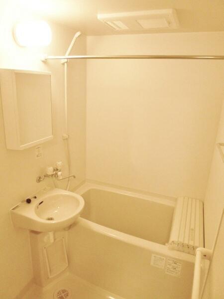 バス・シャワールーム　?