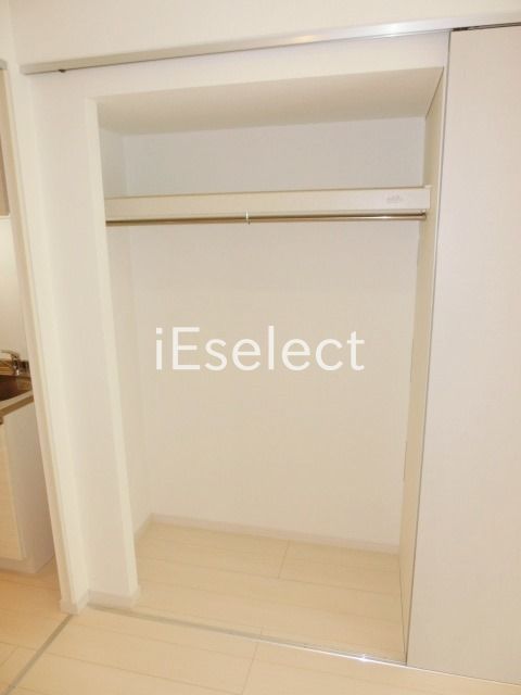 収納　広々としたクローゼットもあります。