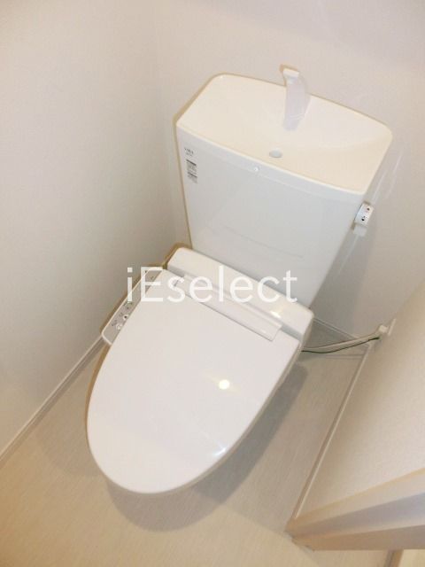 トイレ　ウォシュレット付きのトイレ。