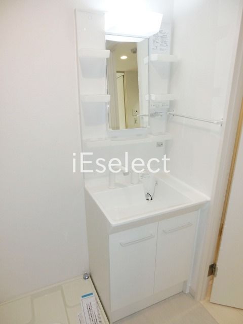 洗面設備　便利な洗髪洗面化粧台です。