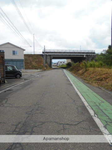 その他　前面道路（その他）まで0m