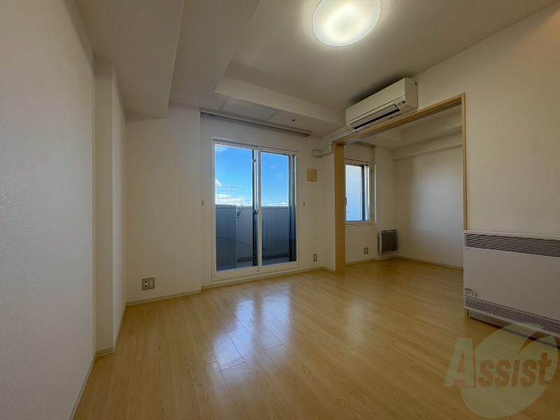 居室・リビング　広くてキレイなお部屋が広がっていて、充実した生活が送れそう。
