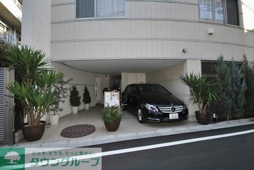 エントランス　駐車場