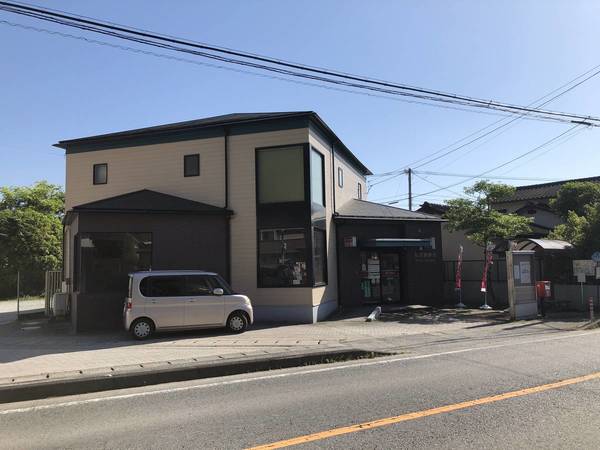 郵便局　亀尾郵便局（郵便局）まで725m