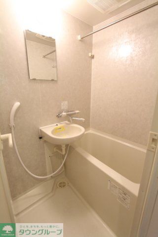 バス・シャワールーム　※参考写真（別タイプのお部屋です。）