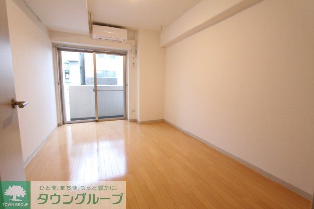 居室・リビング　※参考写真（別タイプのお部屋です。）