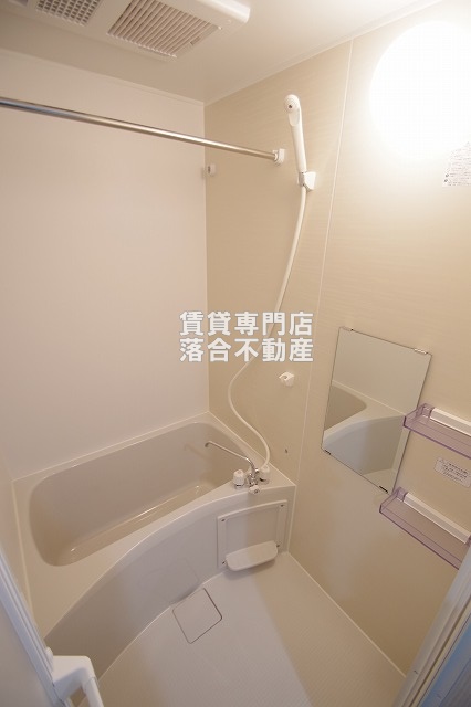 バス・シャワールーム　落ち着いた空間のお風呂