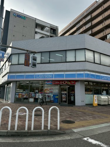 コンビニ　ローソン 長田北町二丁目店（コンビニ）まで65m