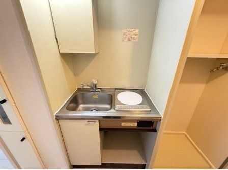 キッチン　※同タイプの別のお部屋です。