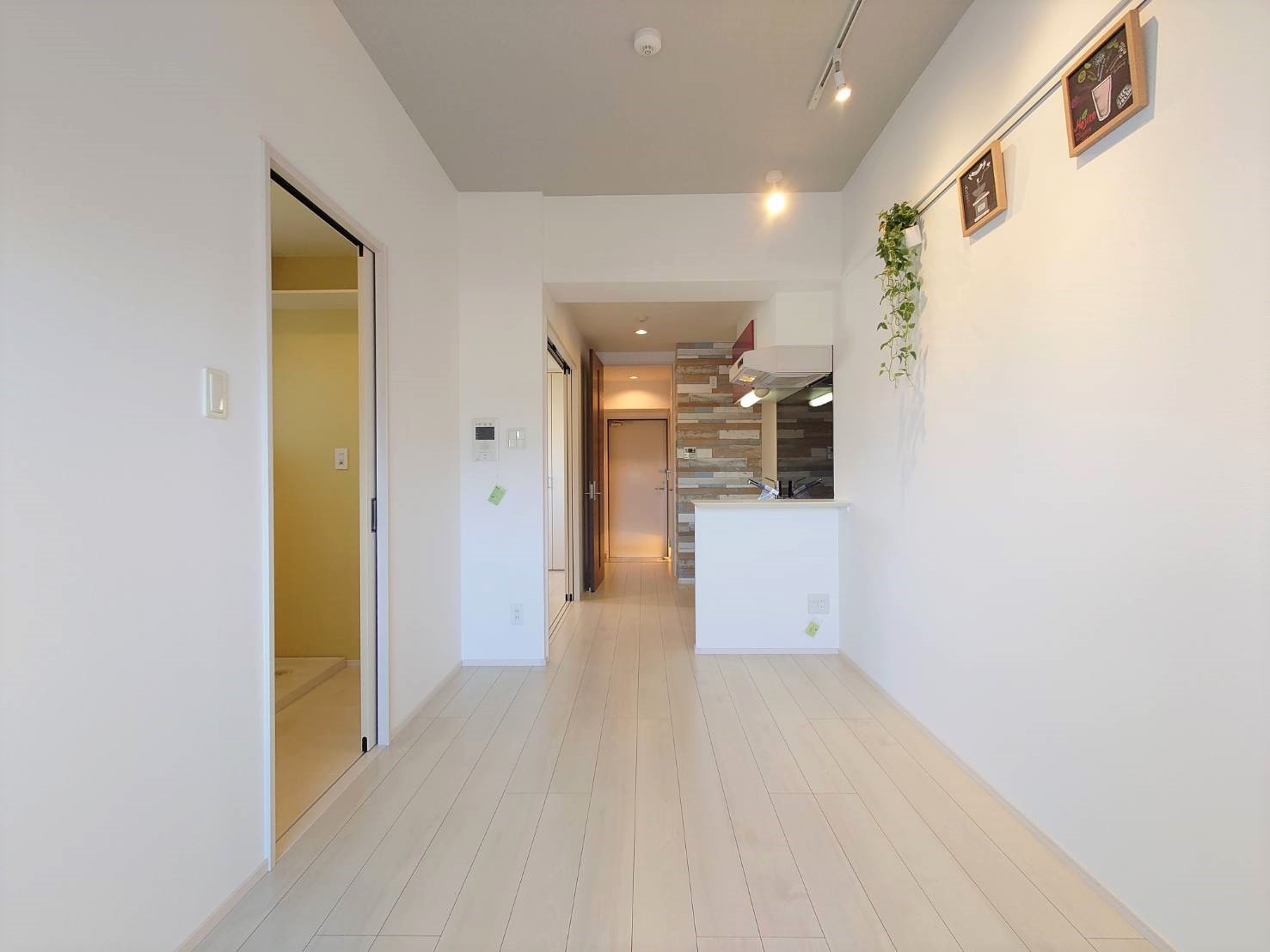 居室・リビング　間仕切戸の活用でお部屋が広々使えます