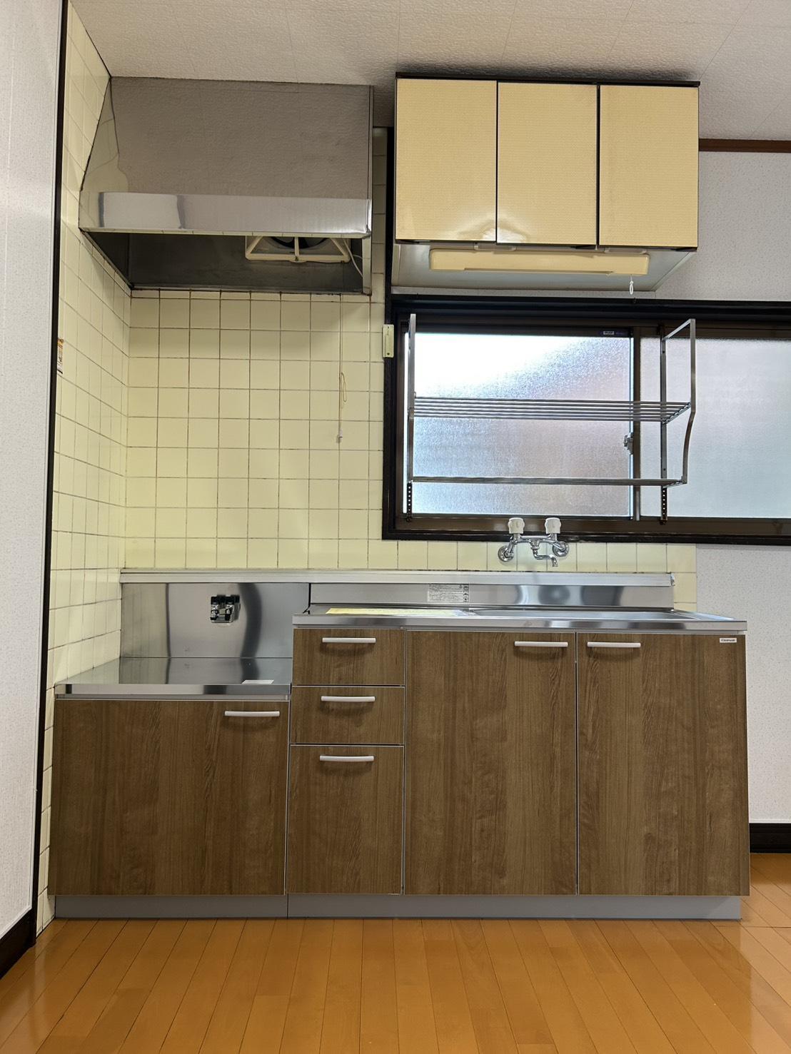波多野咲江 貸家のキッチン写真
