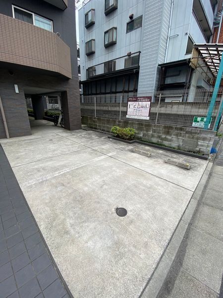 駐車場　駐車場