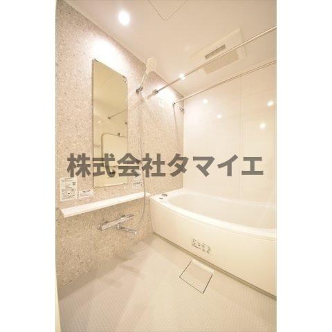 バス・シャワールーム　コンパクトで使いやすいお風呂です