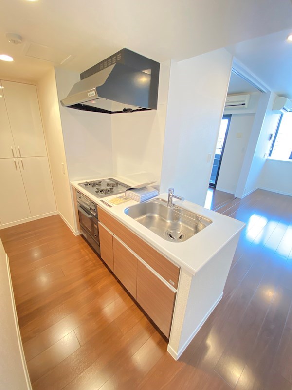 キッチン　同マンション別部屋参照。