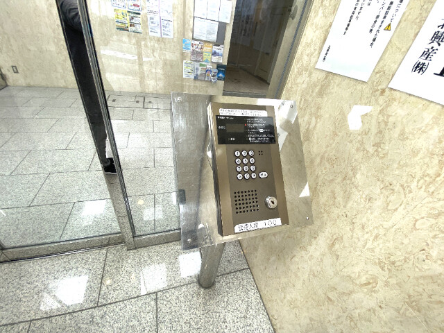 ロビー　オートロック付で安心♪